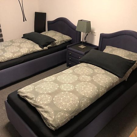 Messezimmer 4U Dusseldorf Bagian luar foto