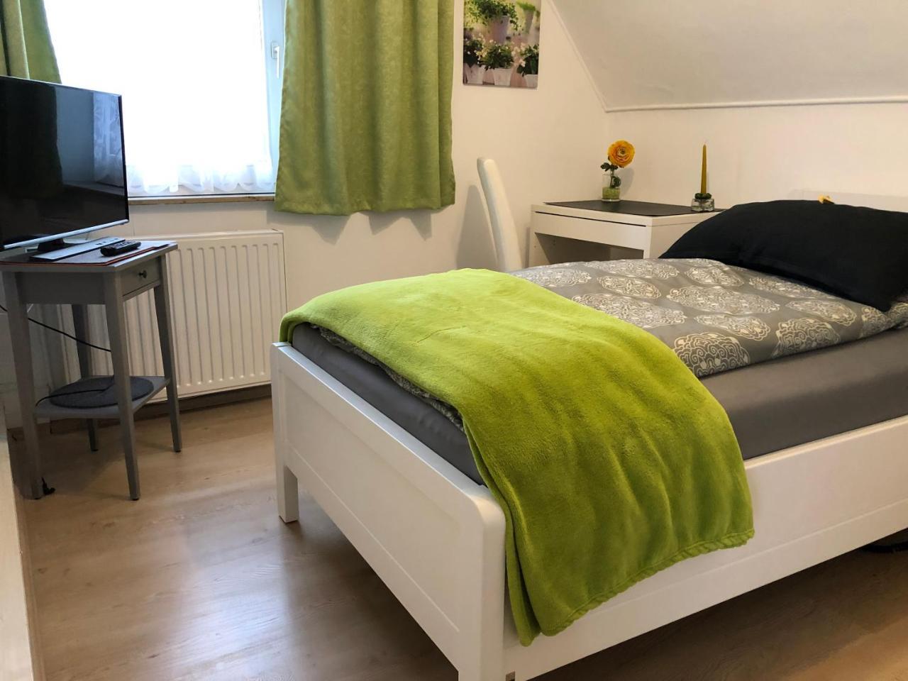 Messezimmer 4U Dusseldorf Bagian luar foto