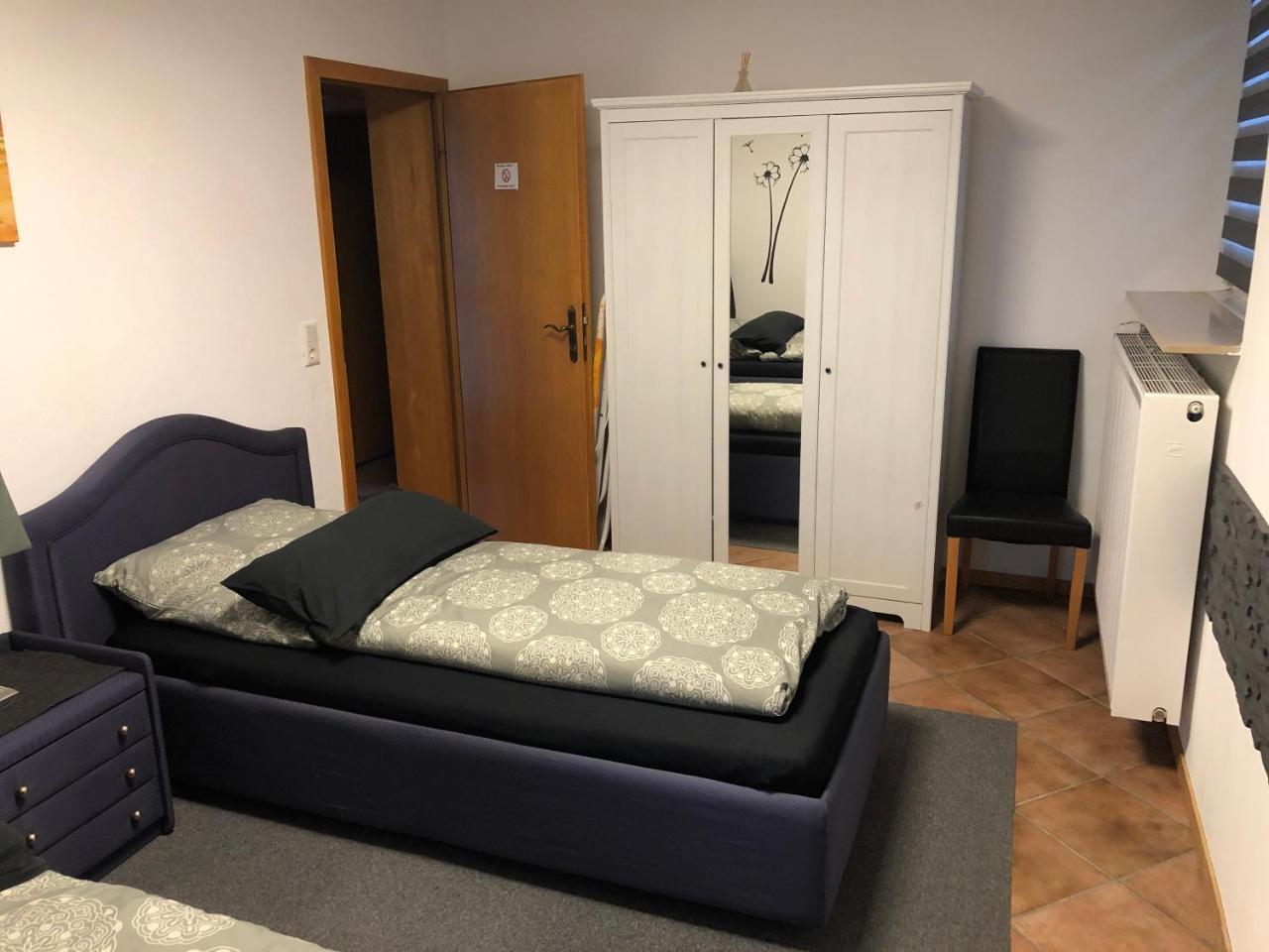 Messezimmer 4U Dusseldorf Bagian luar foto
